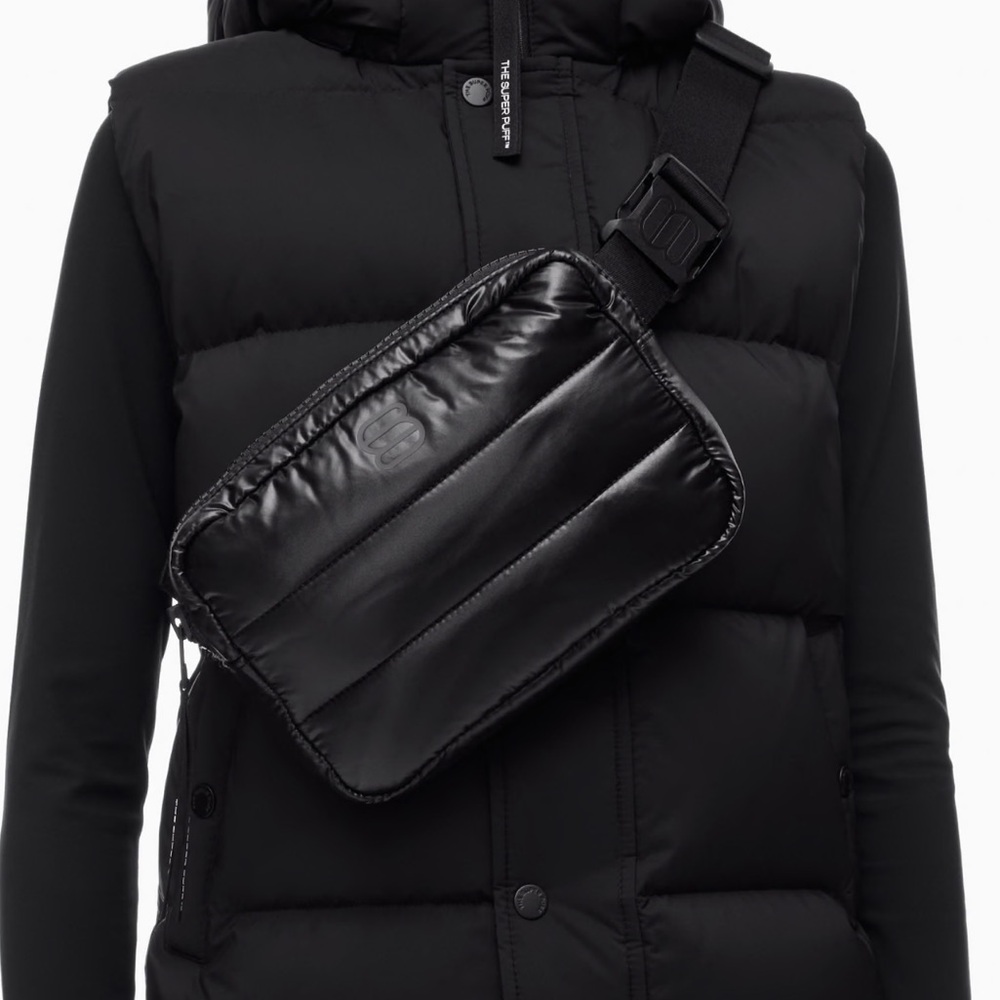 NWOT The Super Puff™ Hi-Gloss Bag